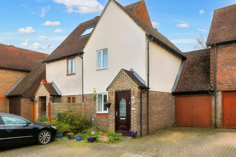 2 bedroom semi-detached house for sale, Tanners Meadow, Brockham