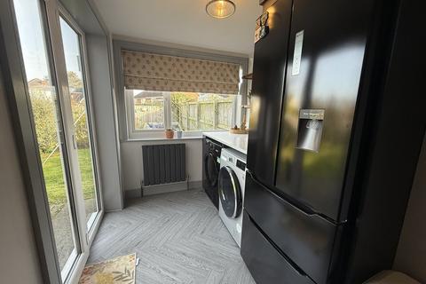 14 Beverley Close, Cayton, Scarborough, YO11 3SN