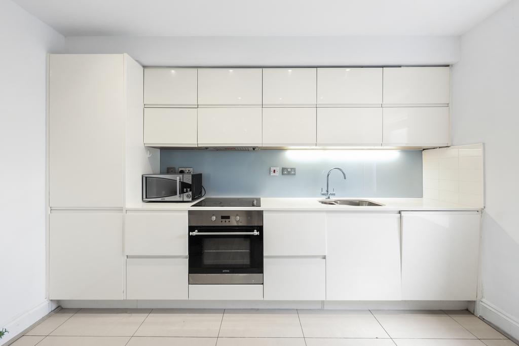 House in London - View 2