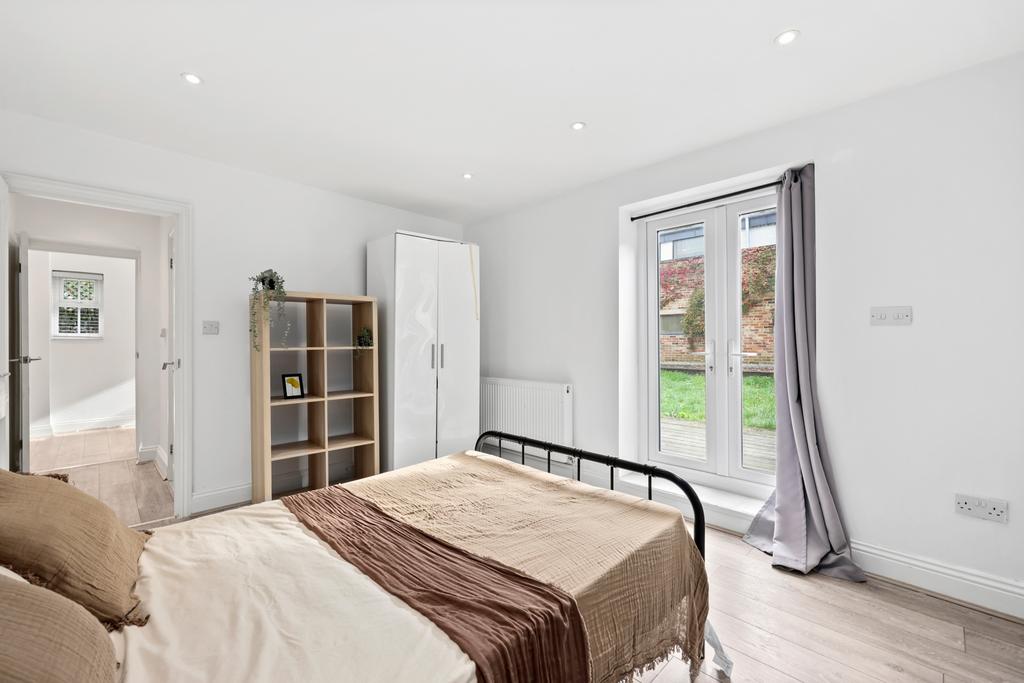 House in London - View 5