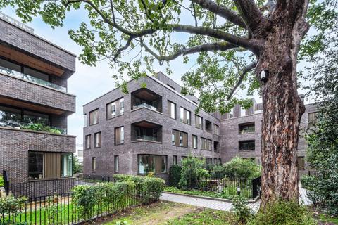 25, Blackburn House Prodigal Square, London, E8 1FW