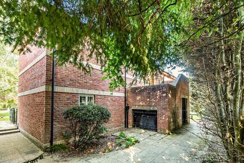 23 Bath Place, Winchester, SO22 5HH