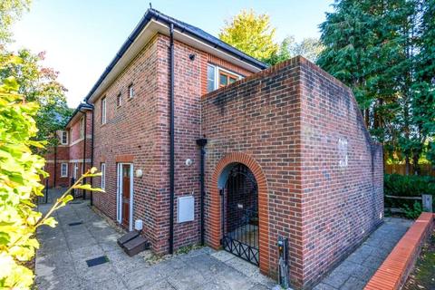 23 Bath Place, Winchester, SO22 5HH