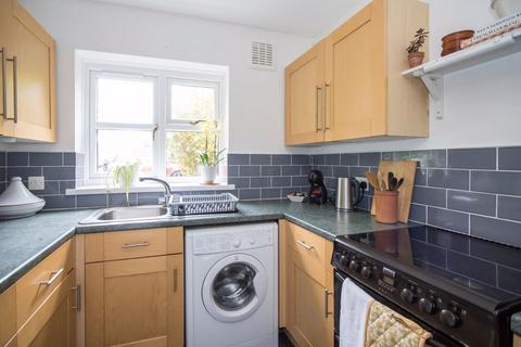 2 bedroom ground floor flat for sale, Salisbury Court, Salisbury Avenue, Penarth