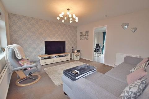 3 bedroom detached house for sale, St. Peters Close, Colburn