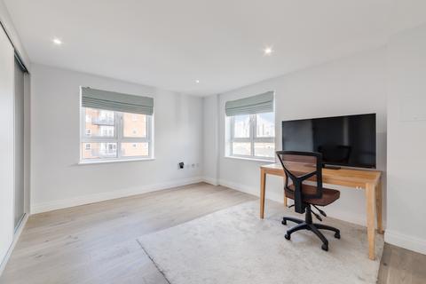 2 bedroom flat for sale, St Davids Square, London