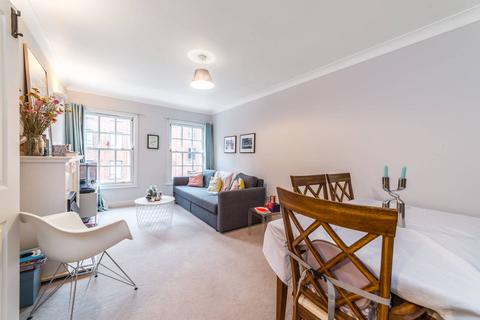 2 bedroom flat to rent, Amwell Street, Finsbury, London, EC1R