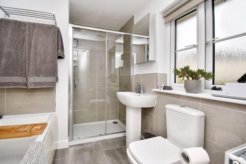 Bedroom 1 En-suite