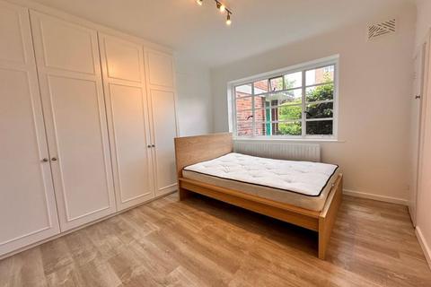 undefined, Ossulton Way, Hampstead Garden Suburb, N2