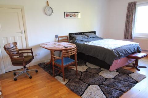 9 Higher Green, Epsom, KT17 3BB