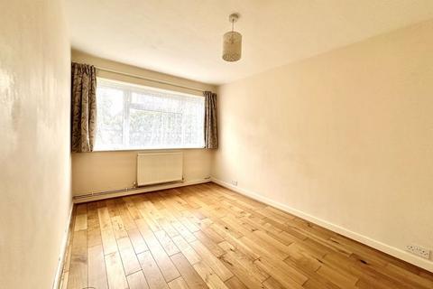 3 Hereford Close, Epsom, KT18 5DZ