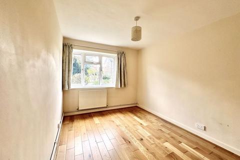 3 Hereford Close, Epsom, KT18 5DZ