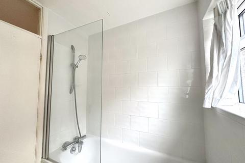 3 Hereford Close, Epsom, KT18 5DZ