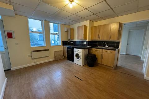 1 bedroom flat to rent, Flat 8 King Edward House, King Edward Street