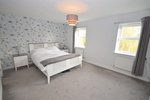 4 bedroom terraced house for sale, Lingwell Park, Widnes