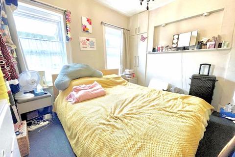 2 bedroom terraced house for sale, Victoria Street, Dunstable