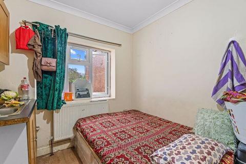 50 Walnut Tree Road, Hounslow, TW5 0LR