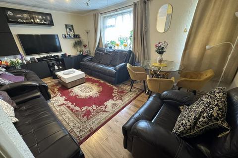 2 bedroom maisonette for sale, Bournemead Avenue, Northolt