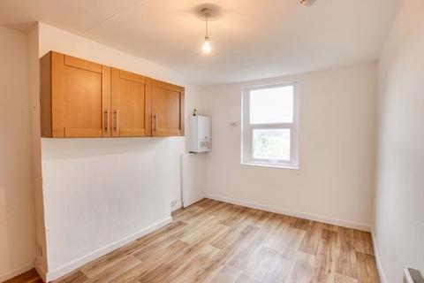 2 bedroom apartment to rent, Lorne Road, Bath