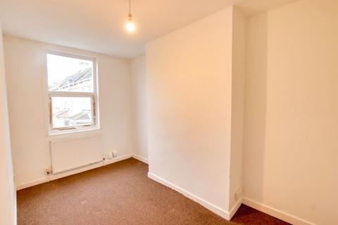2 bedroom apartment to rent, Lorne Road, Bath