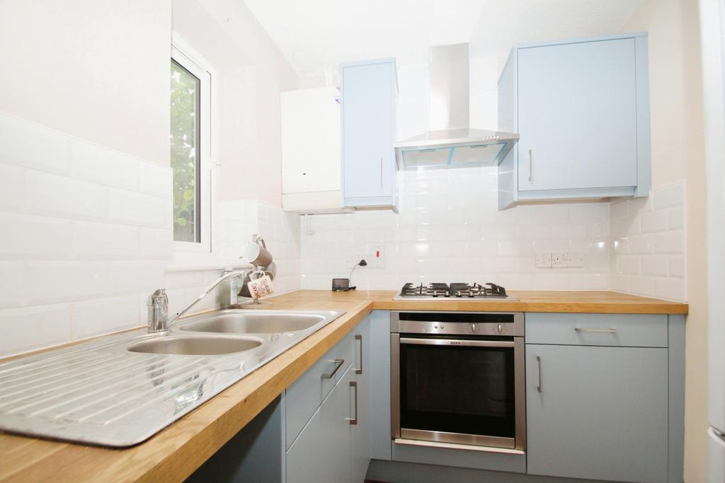 Buckingham MK18 1 bed terraced house to rent £900 pcm (£208 pw)