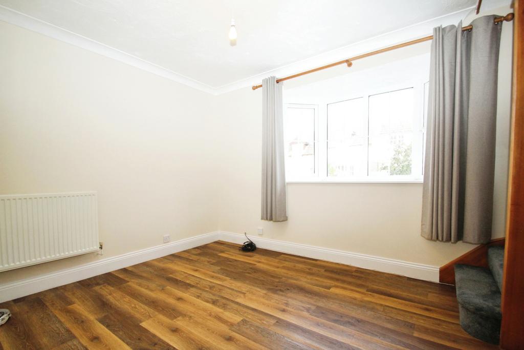 Buckingham MK18 1 bed terraced house to rent £900 pcm (£208 pw)