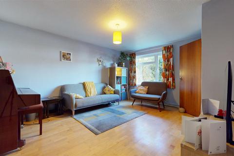 3 Constable Close, Neath Hill, Milton Keynes, MK14 6JD