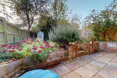 3 Constable Close, Neath Hill, Milton Keynes, MK14 6JD