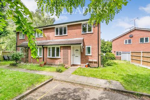 2 bedroom semi-detached house to rent, Essex Way, Ipswich, IP3