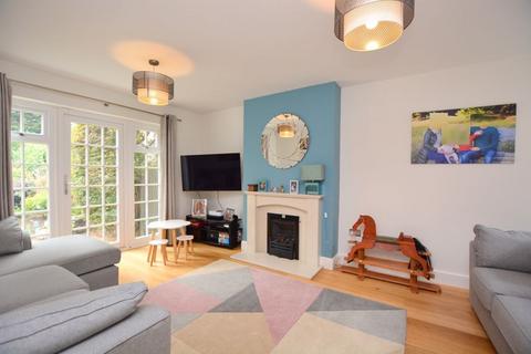 4 bedroom semi-detached house for sale, Hallam Gardens, Hatch End