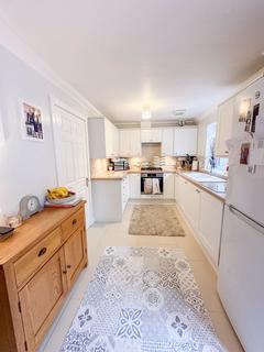 2 Abbot Lane, Shepton Mallet, BA4 4LT