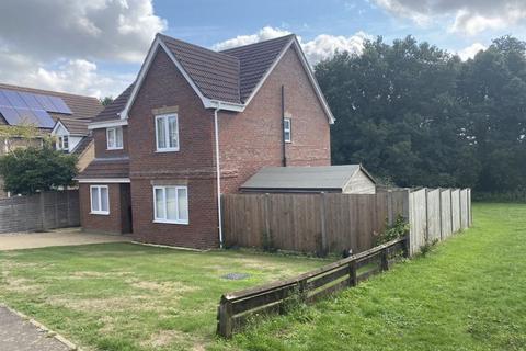 5 bedroom detached house to rent, Valley Way, Fakenham NR21