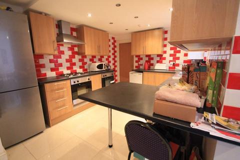 6 bedroom apartment to rent, Miskin Street, Cardiff CF24