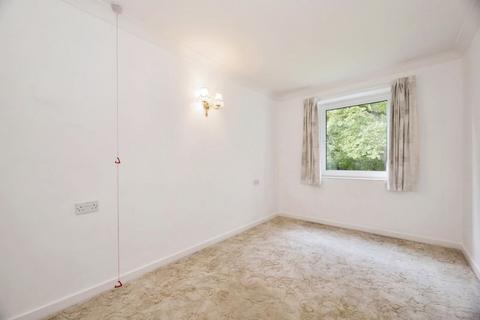 2 bedroom retirement property for sale, Salisbury Road, Worcester Park KT4