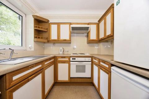 2 bedroom retirement property for sale, Salisbury Road, Worcester Park KT4