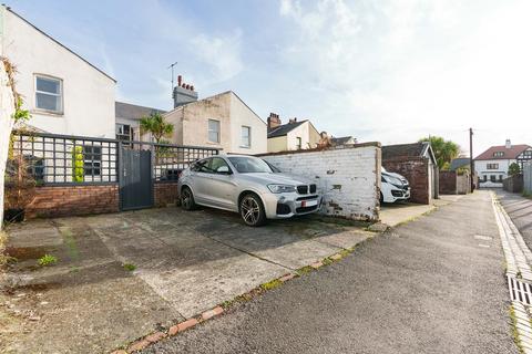 4 bedroom terraced house for sale, 143, Woodbourne Road, Douglas