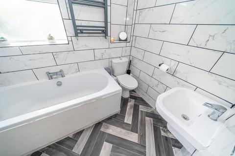 38 Chatsworth Crescent, Walsall, WS4 1QU