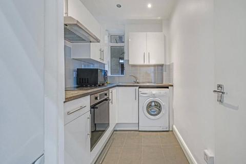 2 bedroom apartment to rent, Warren Court, Euston Road