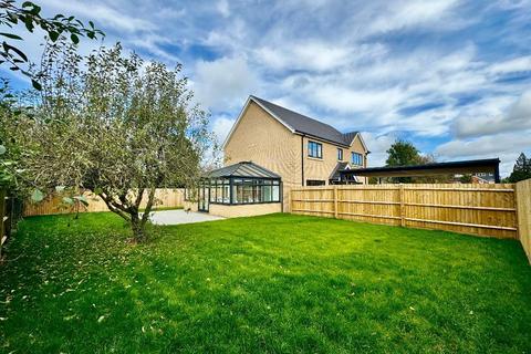 5 bedroom detached house for sale, Newport Road, Wavendon, Wavendon, Buckinghamshire, MK17 8AE