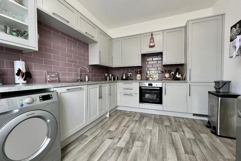 2 bedroom flat for sale, Aston Court, Trinity Gardens, Folkestone, Kent, CT20 2RP