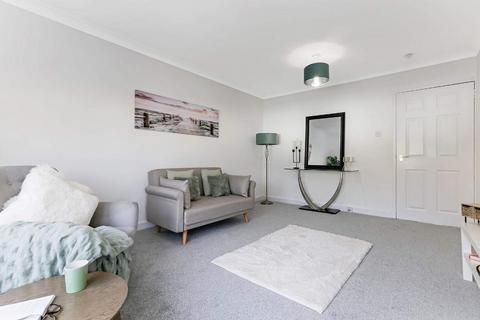 2/1, 40 Lethamhill Road, Glasgow, G33 2SB
