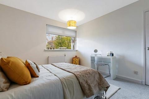 2/1, 40 Lethamhill Road, Glasgow, G33 2SB