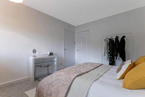 2/1, 40 Lethamhill Road, Glasgow, G33 2SB