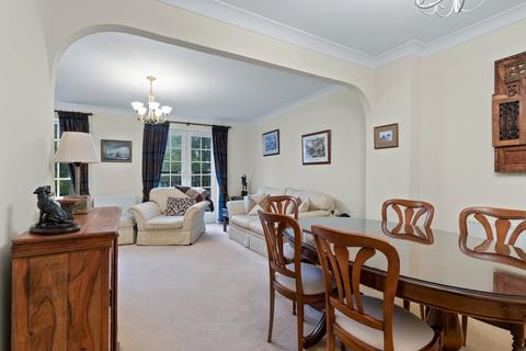 4 bedroom terraced house for sale, Scalebor Square, Burley in Wharfedale, Ilkley, West Yorkshire, LS29