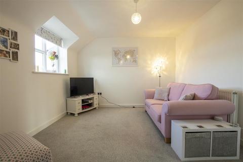 2 bedroom flat to rent, Escelie Way, Birmingham B29