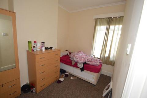 3 bedroom house to rent, Warwards Lane, Birmingham B29