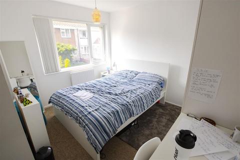 4 bedroom house to rent, Leahurst Crescent, Birmingham B17