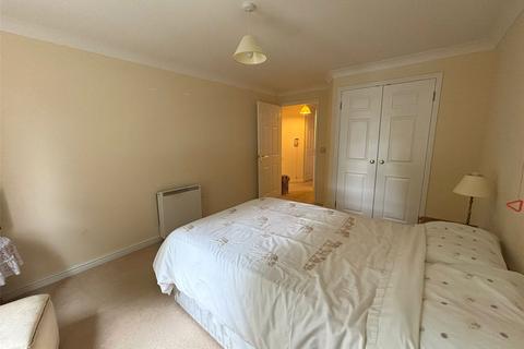 1 bedroom flat for sale, Glen View, Gravesend, Kent, DA12