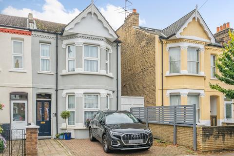 36 Seward Road, London, W7 2JR