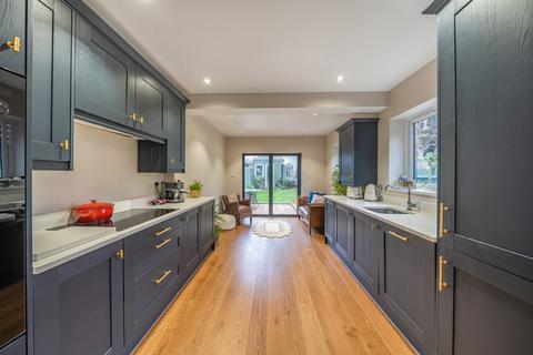 36 Seward Road, London, W7 2JR